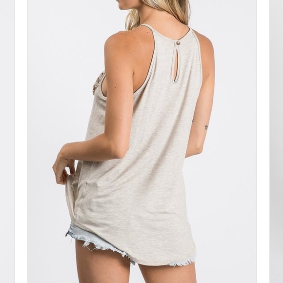 ❌SOLD OUT❌🔆CROCHET LACE DETAIL KEYHOLE TANK - Picture 3 of 4